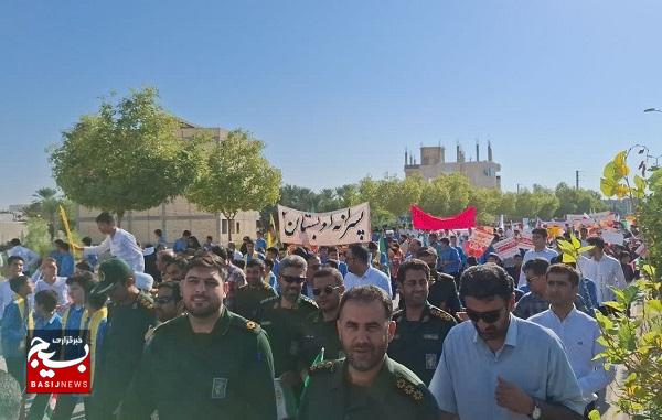 راهپیمایی ۱۳ آبان در شهرستان جم با حضور گسترده دانش‌آموزان و مسئولان برگزار شد