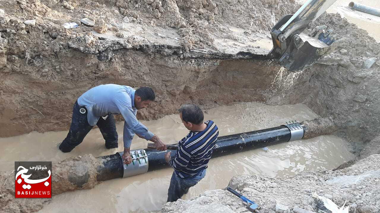 شروع عملیات اصلاح شبکه توزیع آب در روستای عبس آباد رشتخوار