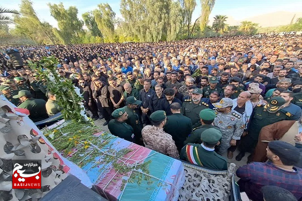 تشییع باشکوه شهید مدافع امنیت پاسدار محمدرضا رستمی‌نژاد در شهرستان قیروکارزین + تصاویر