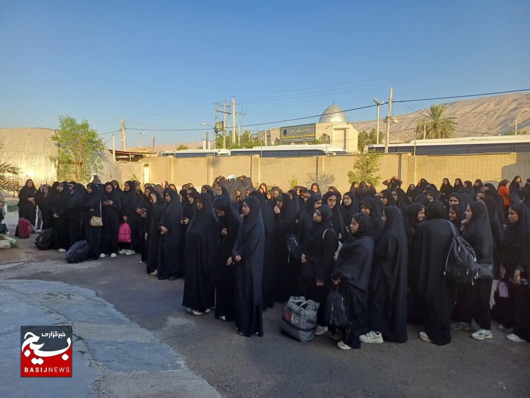 اعزام بیش از ۱۶۰ دانش آموز دختر قیروکارزینی با بدرقه مسئولان شهرستان به مناطق عملیاتی جنوب +عکس