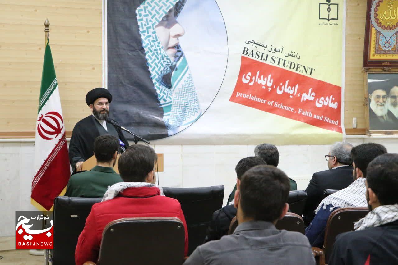 دیدار دانش آموزان بسیجی باامام جمعه استان زنجان دیدار دانش آموزان بسیجی باامام جمعه استان زنجان