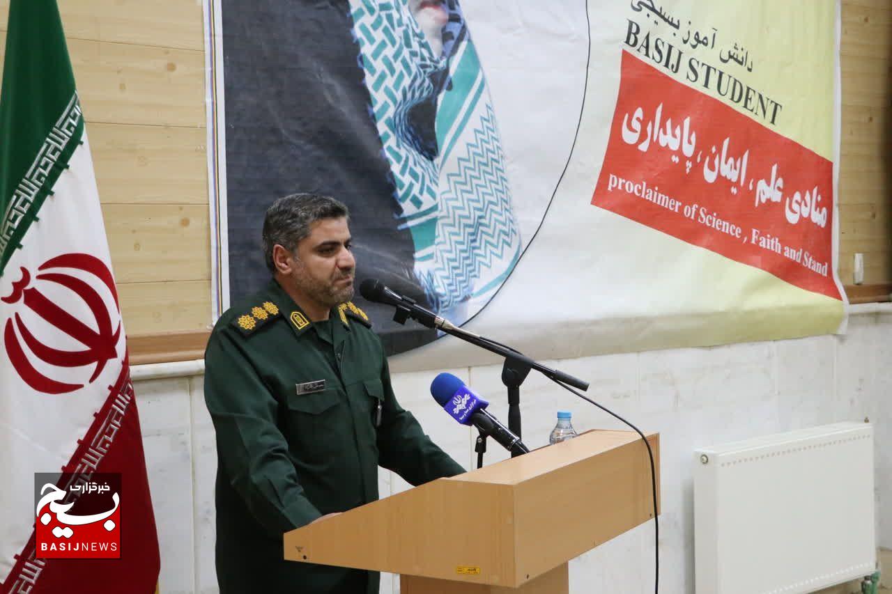 دیدار دانش آموزان بسیجی باامام جمعه استان زنجان دیدار دانش آموزان بسیجی باامام جمعه استان زنجان