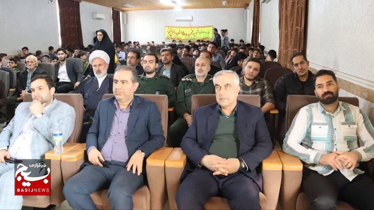 شهدای دانش آموز نماد از خودگذشتگی در دفاع مقدس هستند