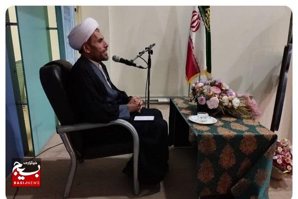 طلبگی یعنی معامله با امام زمان (عج)