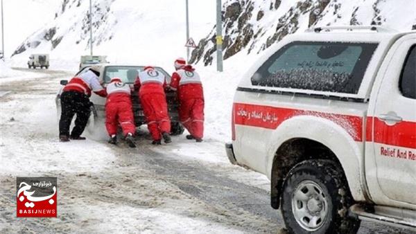 امداد رسانی به ۴۵۰ نفر گرفتار شده در برف و کولاک در خلخال