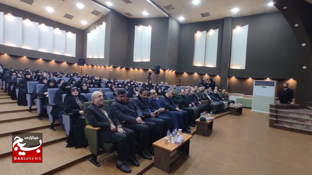 مادران شهدا الگوی صبر و مقاومت در جامعه هستند