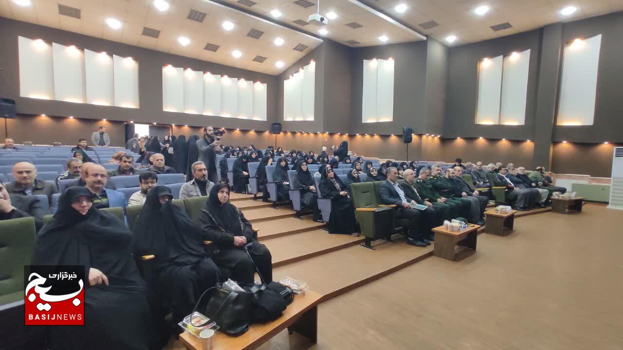 مادران شهدا الگوی صبر و مقاومت در جامعه هستند