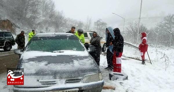 جزئیات ۵ عملیات امداد و نجات هلال‌احمر در جاده‌های برفی اردبیل