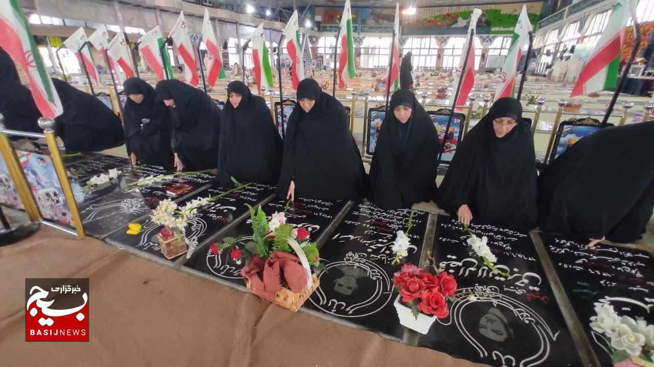 مزارشهدای رشت گلباران شد