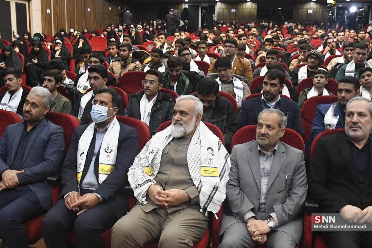 تجلیل وزیر آموزش‌ و پرورش از دانش آموز کهگیلویه و بویراحمدی