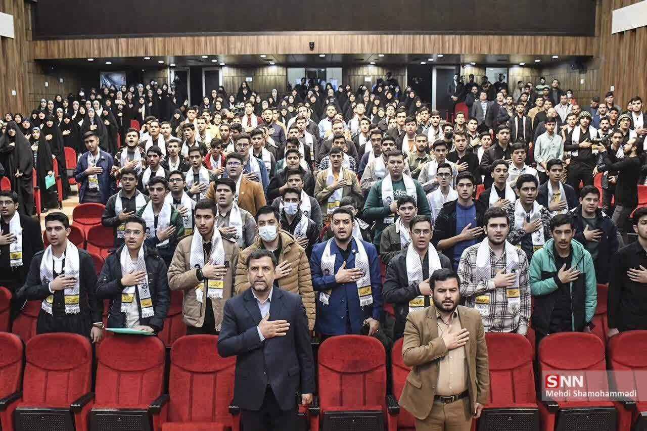 تجلیل وزیر آموزش‌ و پرورش از دانش آموز کهگیلویه و بویراحمدی