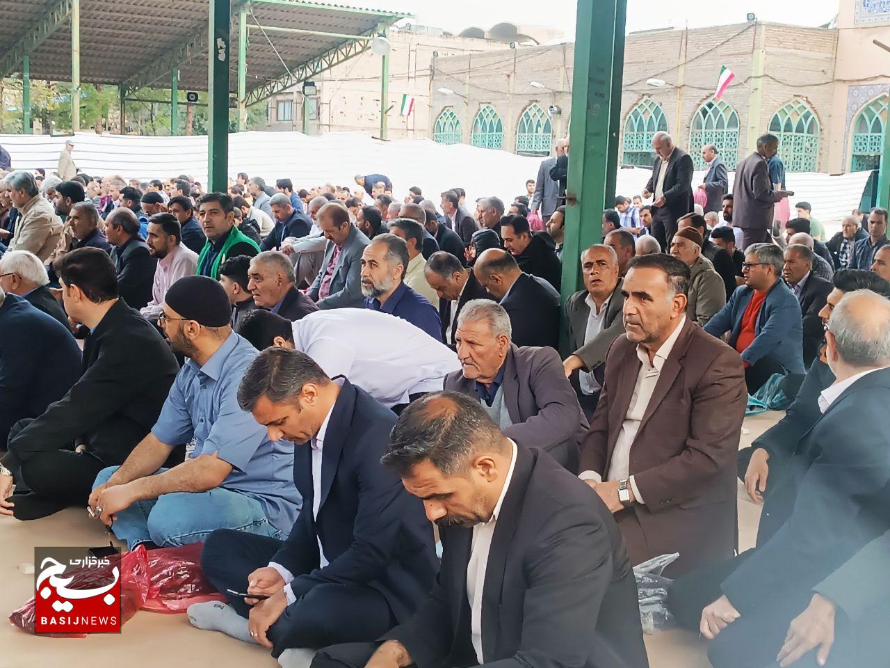 اقامه نماز عید سعید فطر در لرستان