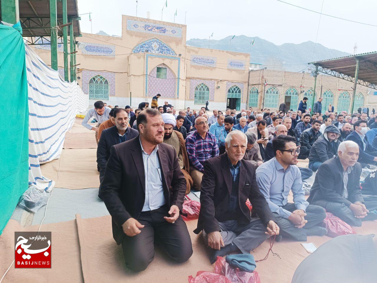 اقامه نماز عید سعید فطر در لرستان