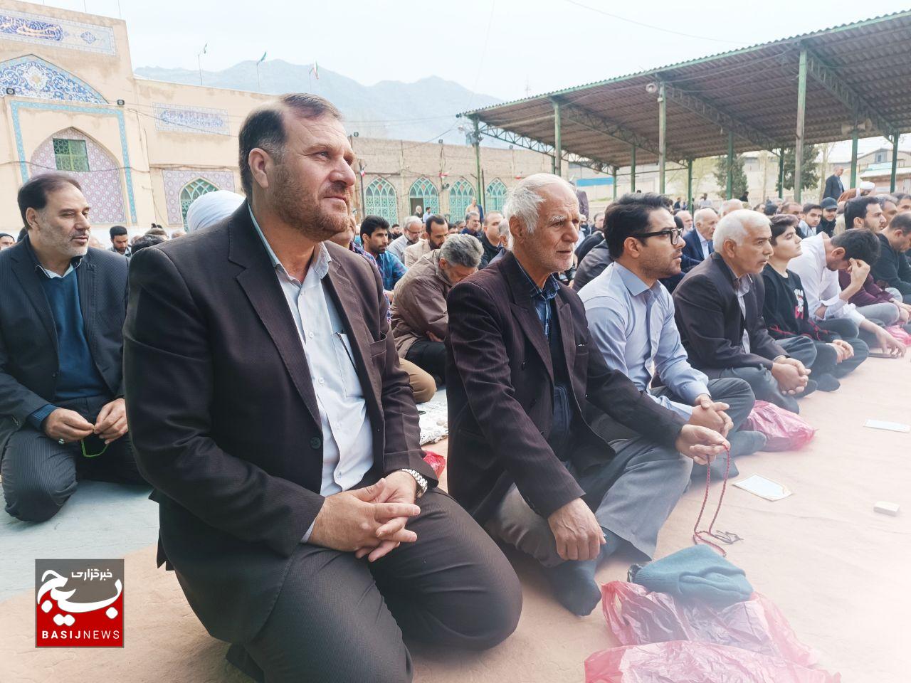 اقامه نماز عید سعید فطر در لرستان