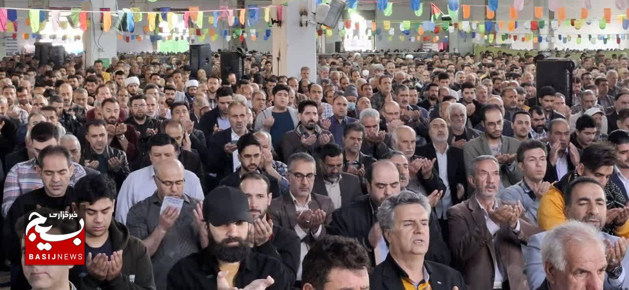 اقامه نماز عید سعید فطر در شهرستان بروجرد 
