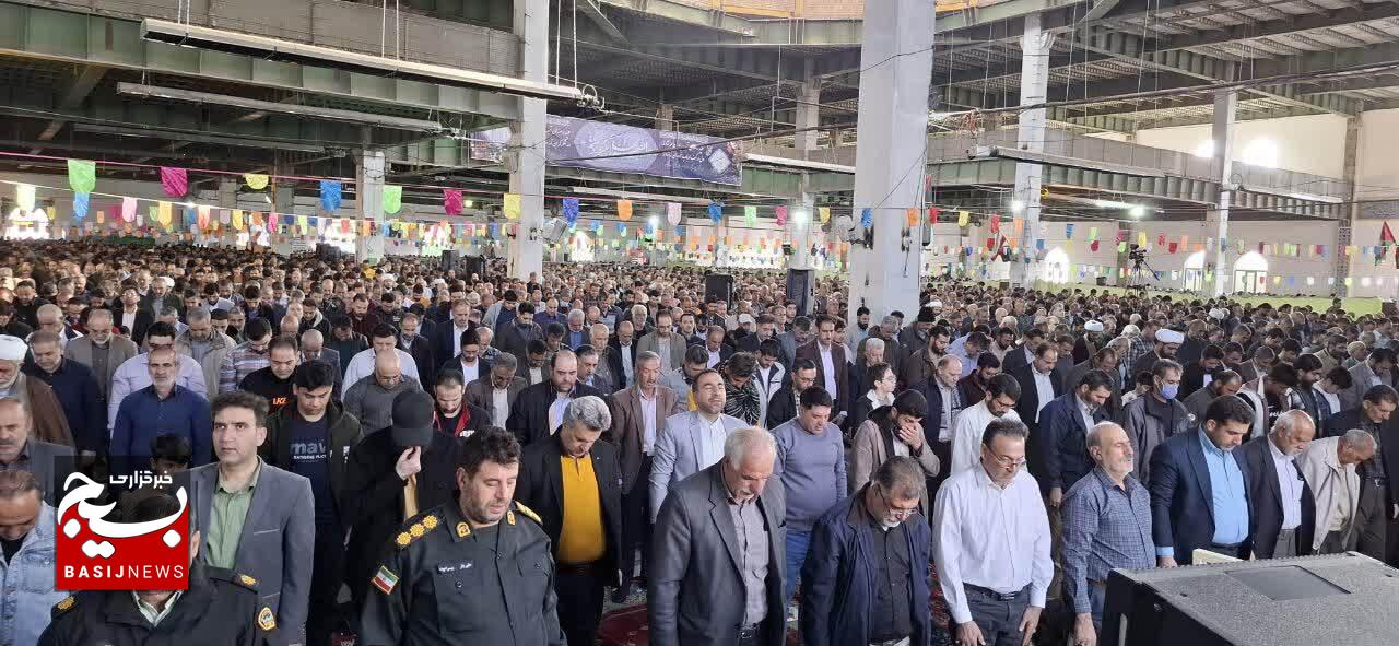 اقامه نماز عید سعید فطر در شهرستان بروجرد 
