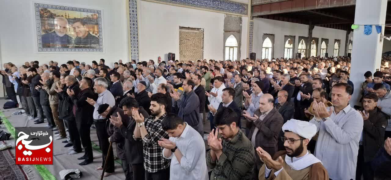 اقامه نماز عید سعید فطر در شهرستان بروجرد 