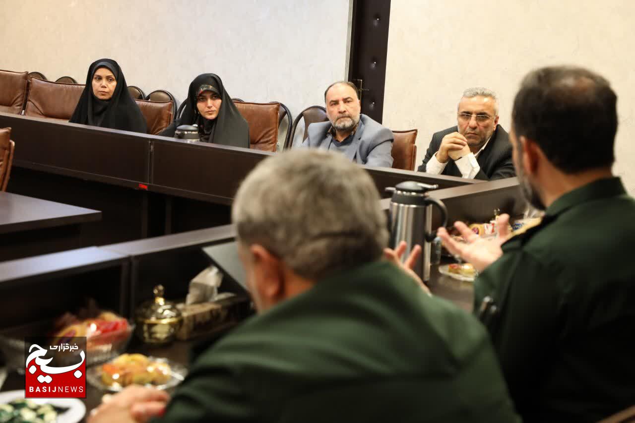 بسیج در تربیت و لزوم جهاد تبیین در آموزش و پرورش گیلان نقش کلیدی دارد بسیج در تربیت و لزوم جهاد تبیین در آموزش و پرورش گیلان نقش کلیدی دارد