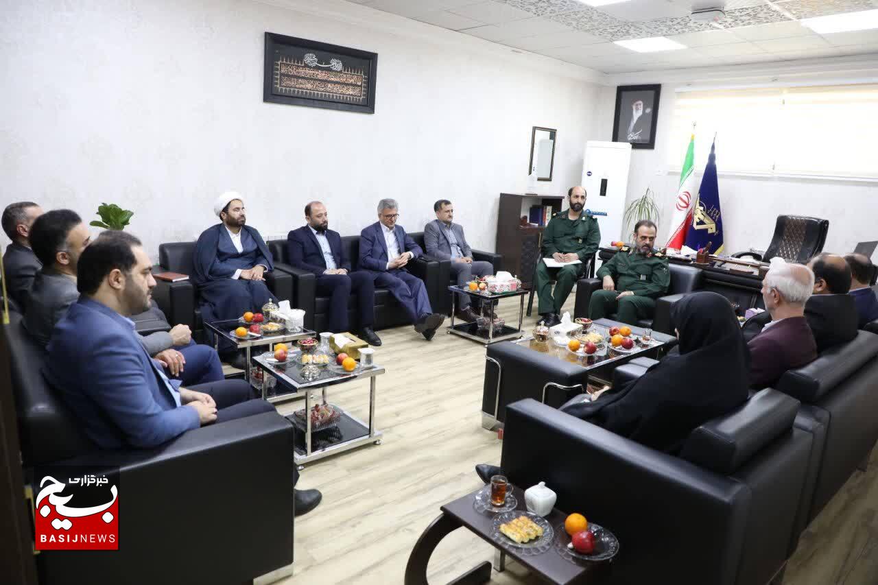 دشمن در جنگ شناختی به دنبال از بین بردن وحدت و انسجام اجتماعی است دشمن در جنگ شناختی به دنبال از بین بردن وحدت و انسجام اجتماعی است