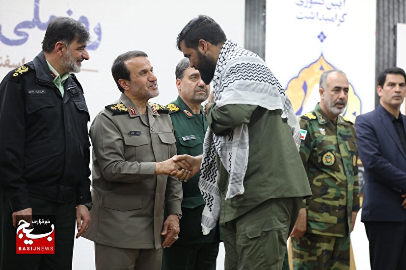 قرارگاه مرکزی راهیان نور بسیج وزارت نفت به عنوان قرارگاه برگزیده معرفی شد