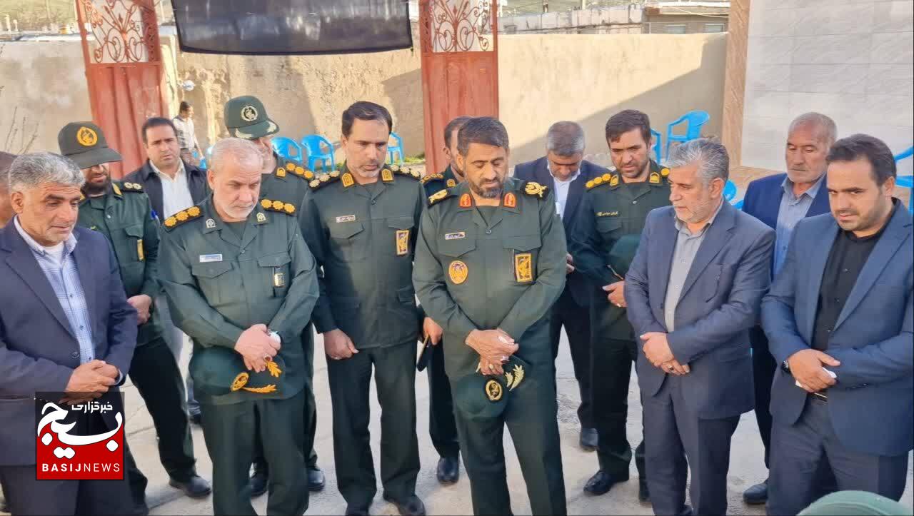 دیدار سردار باقری با خانواده پاسدار جهادگر رستمی در دلفان+عکس