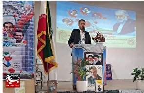 همه باید در برابر دشمن کنشگر باشیم