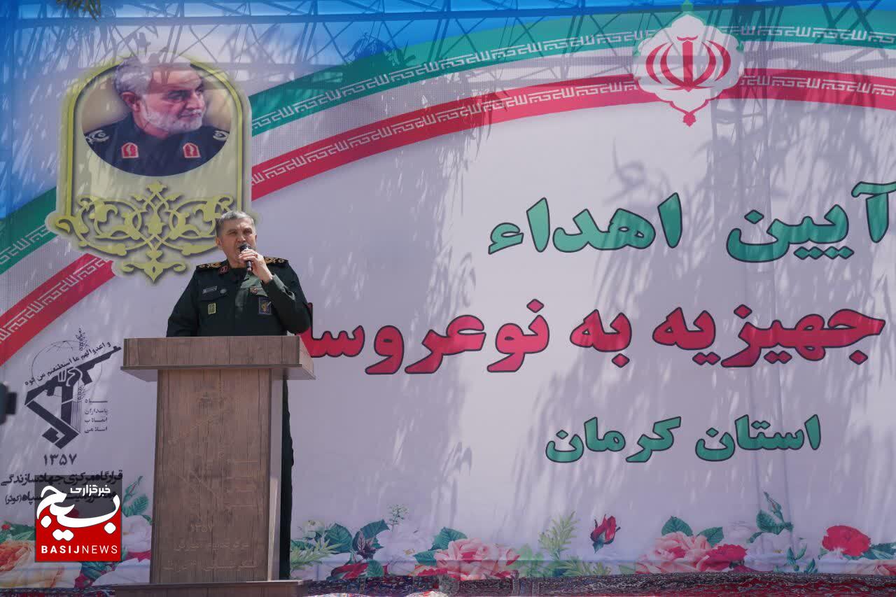 آیین اهدا ۱۰۰ سری جهیزیه به نوعروسان استان کرمان