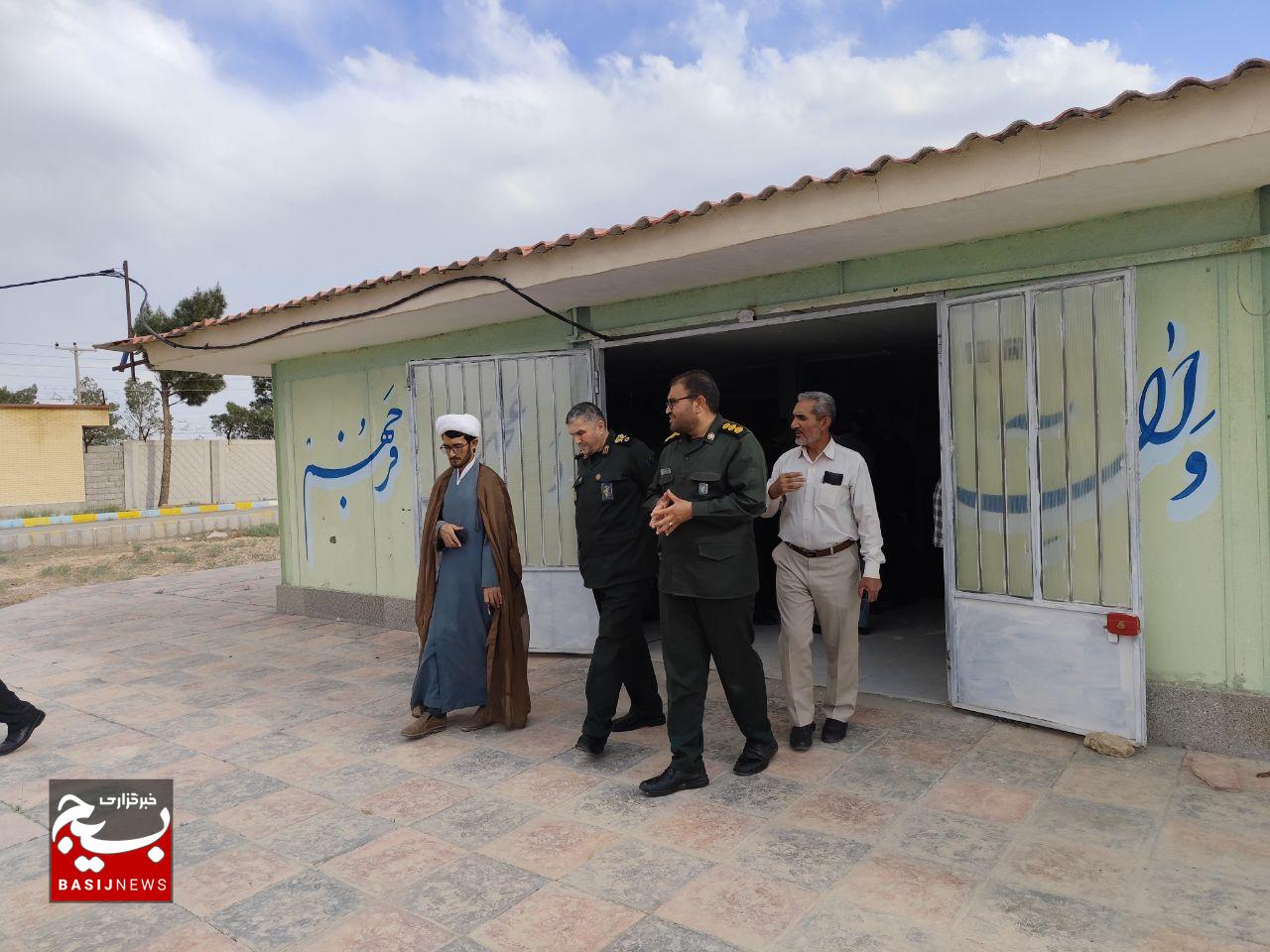 بازدید سردار حزنی و سردار نظری از اردوگاه کرامت و دهکده امید و زندگی استان کرمان