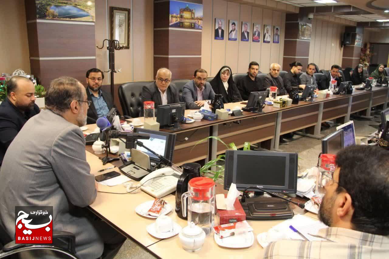  از هنرمندان شعر، موسیقی و سرود تجلیل شد