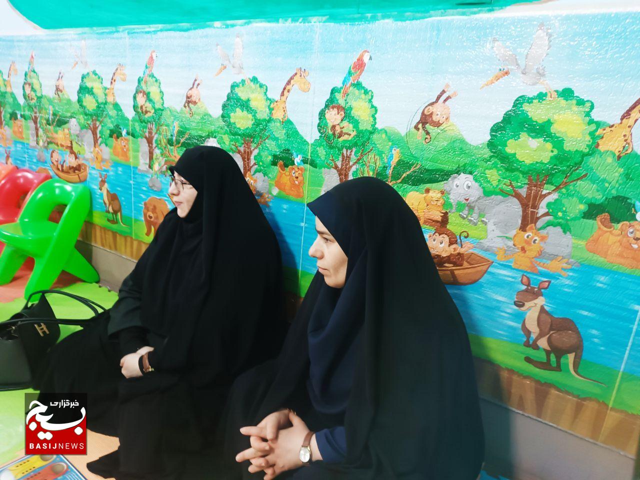 بازدید مسئول بسیج جامعه زنان از مهد مساجد خرم آباد