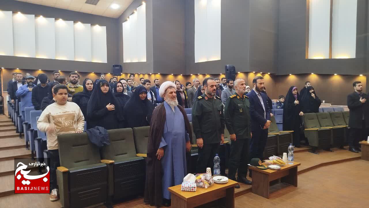 خانواده، سنگر مقابله با جنگ شناختی دشمن است خانواده، سنگر مقابله با جنگ شناختی دشمن است