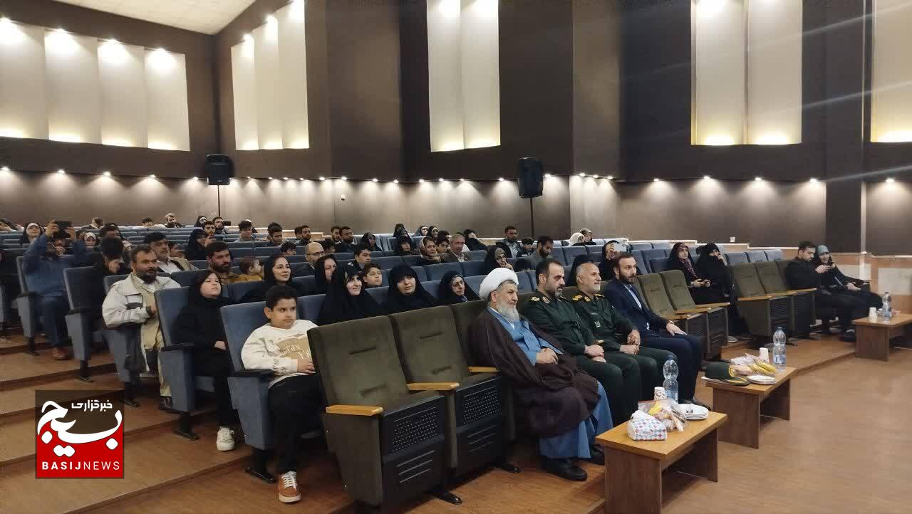 خانواده، سنگر مقابله با جنگ شناختی دشمن است خانواده، سنگر مقابله با جنگ شناختی دشمن است