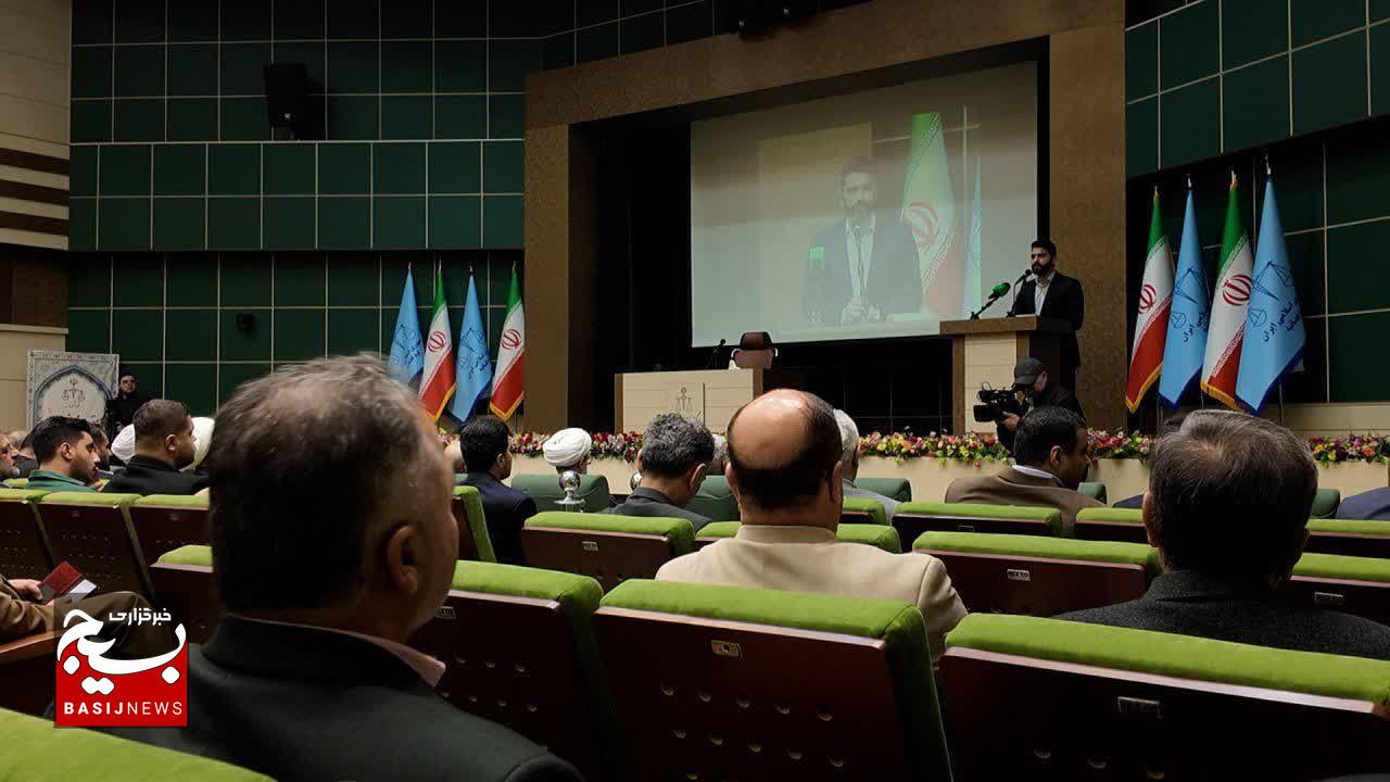 حمایت از مردم غزه حمایت از انسانیت است حمایت از مردم غزه حمایت از انسانیت است