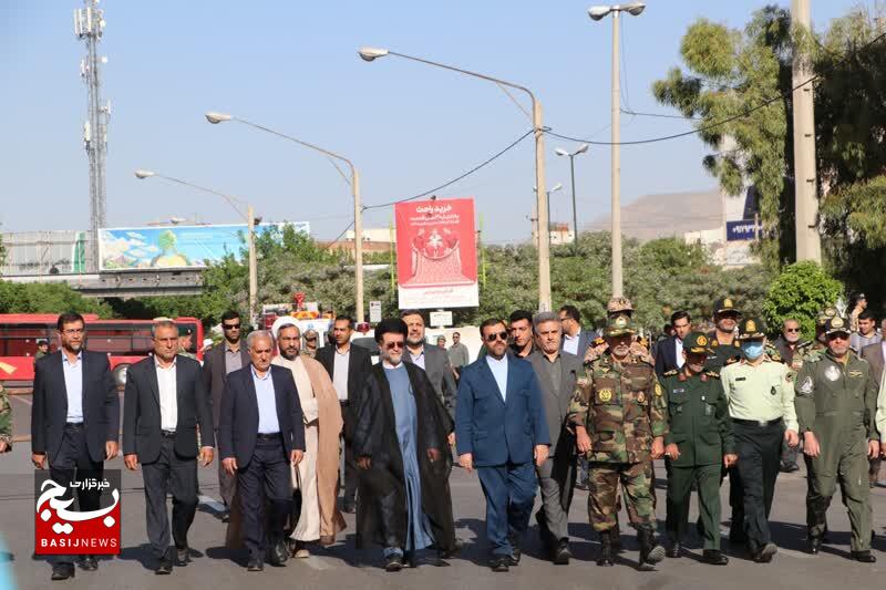 رژه با شکوه روز ارتش در شیراز