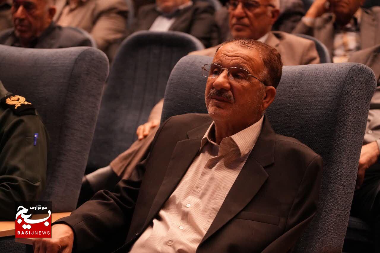 برگزاری آیین رو نمایی از کتاب یار آشنا
