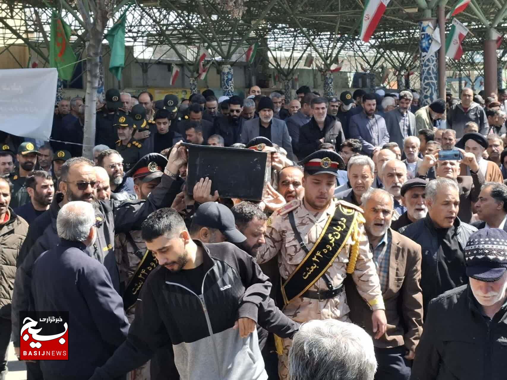 تشییع همسر اولین شهید روحانی دفاع مقدس در شهرستان بروجرد