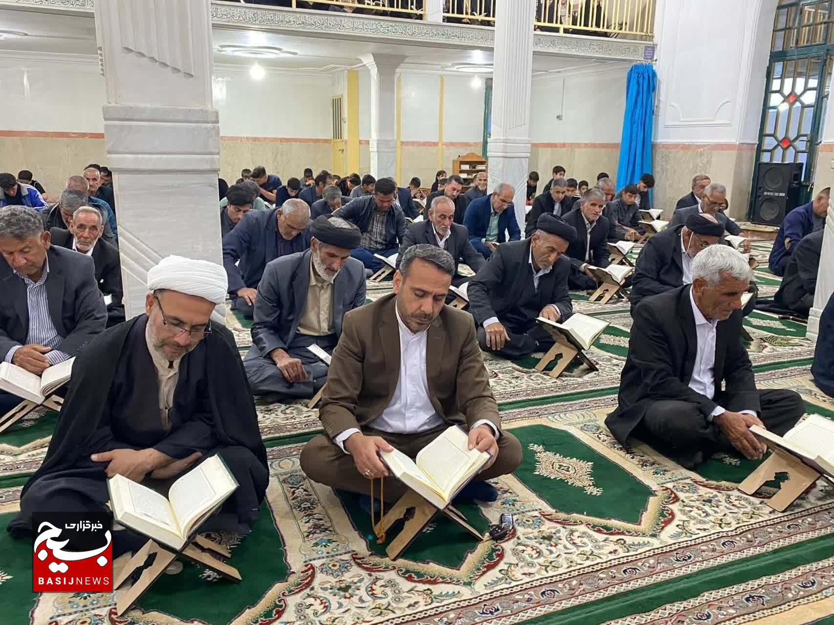 برگزاری مراسم ضیافت افطاری در مسجد موسی بن جعفر (ع) چم داود برگزاری مراسم ضیافت افطاری در مسجد موسی بن جعفر (ع) چم داود
