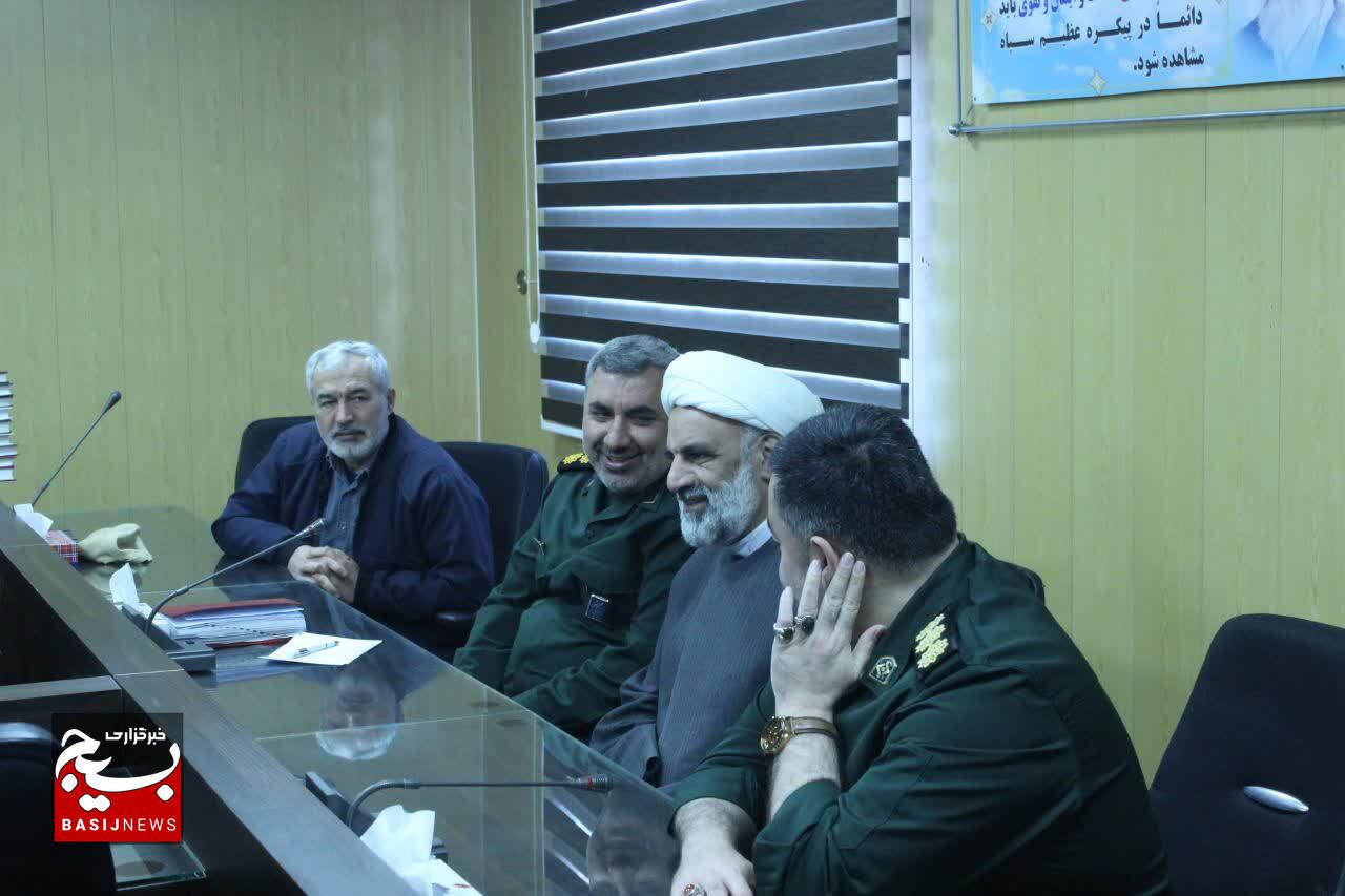 دیدارهای نوروزی جانشین اقشار متخصصین بسیج و لشکر عملیاتی ۳۳ قدس گیلان با مسئول نمایندگی ولیفقیه در سپاه قدس گیلان دیدارهای نوروزی جانشین اقشار متخصصین بسیج و لشکر عملیاتی ۳۳ قدس گیلان با مسئول نمایندگی ولیفقیه در سپاه قدس گیلان