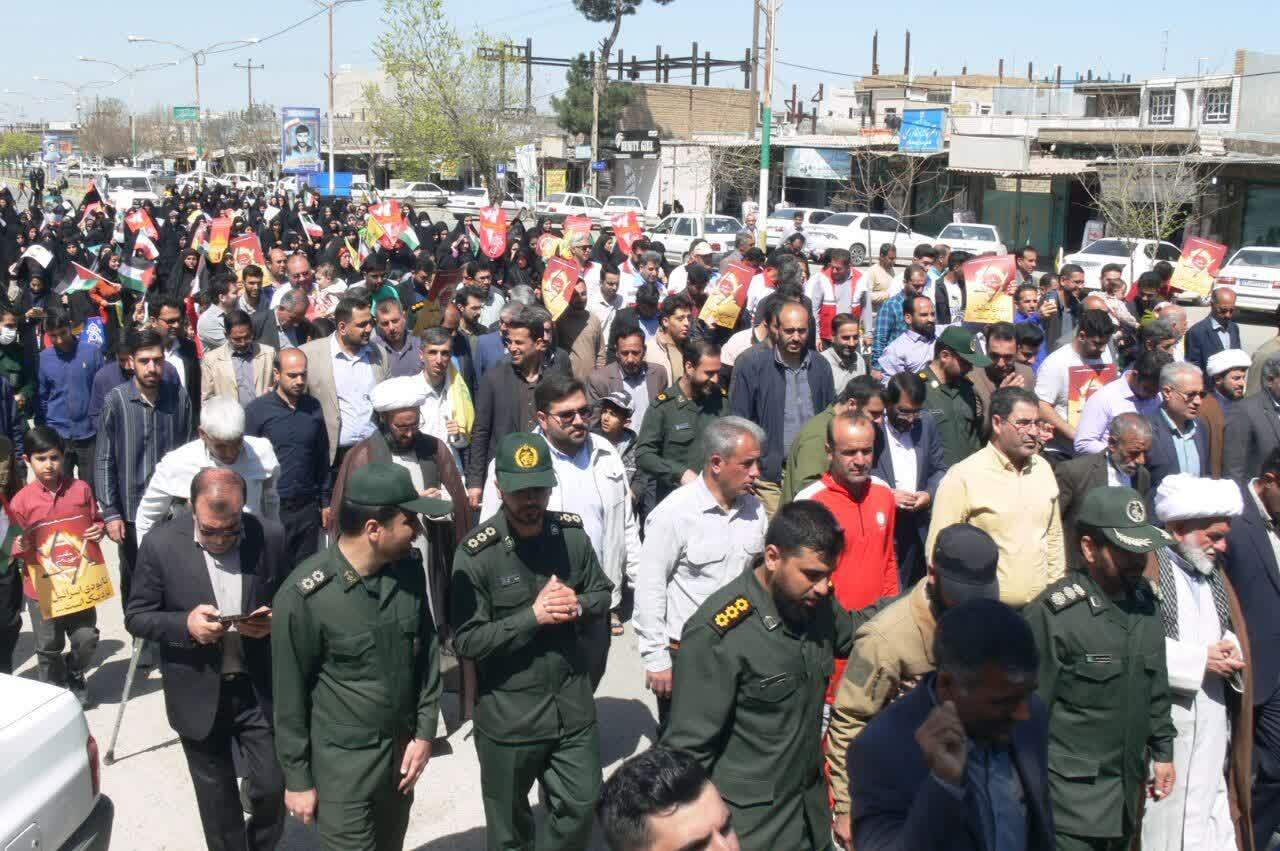 راهپیمایی روز قدس در رومشکان با حضور گسترده مردم برگزار شد راهپیمایی روز قدس در رومشکان با حضور گسترده مردم برگزار شد