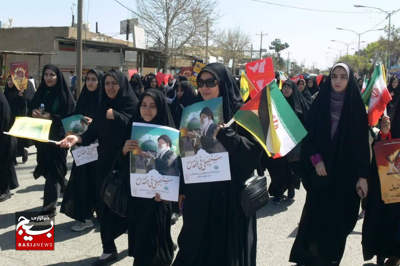 راهپیمایی روز قدس در رومشکان با حضور گسترده مردم برگزار شد راهپیمایی روز قدس در رومشکان با حضور گسترده مردم برگزار شد