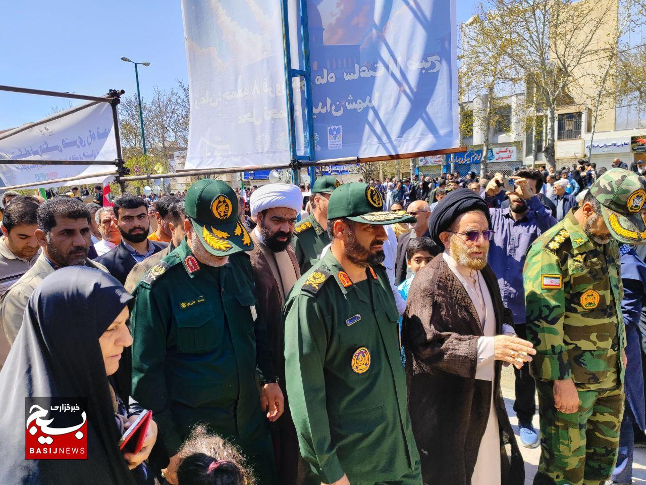 راهپیمایی روز قدس در خرمآباد برگزار شد راهپیمایی روز قدس در خرمآباد برگزار شد