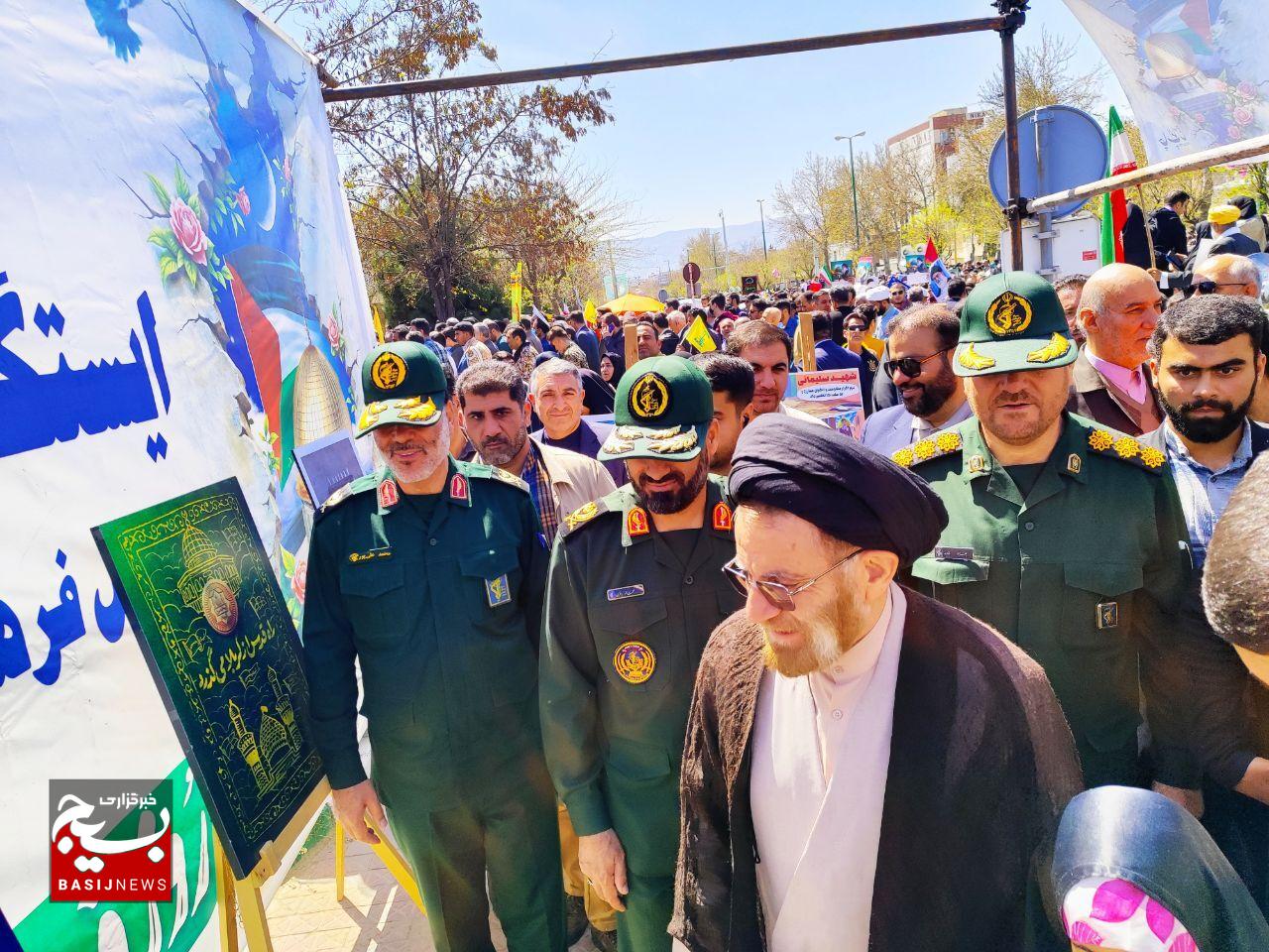 راهپیمایی روز قدس در خرمآباد برگزار شد راهپیمایی روز قدس در خرمآباد برگزار شد