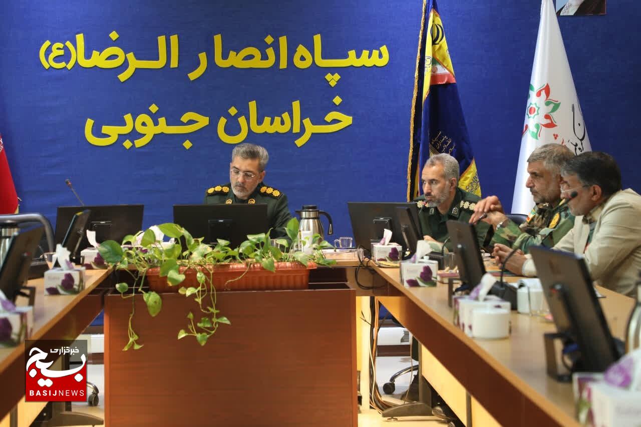 ٧ کتاب تقریظی رهبر معظم انقلاب در رویداد ملی کتابخوانی خط امین۲ ٧ کتاب تقریظی رهبر معظم انقلاب در رویداد ملی کتابخوانی خط امین۲