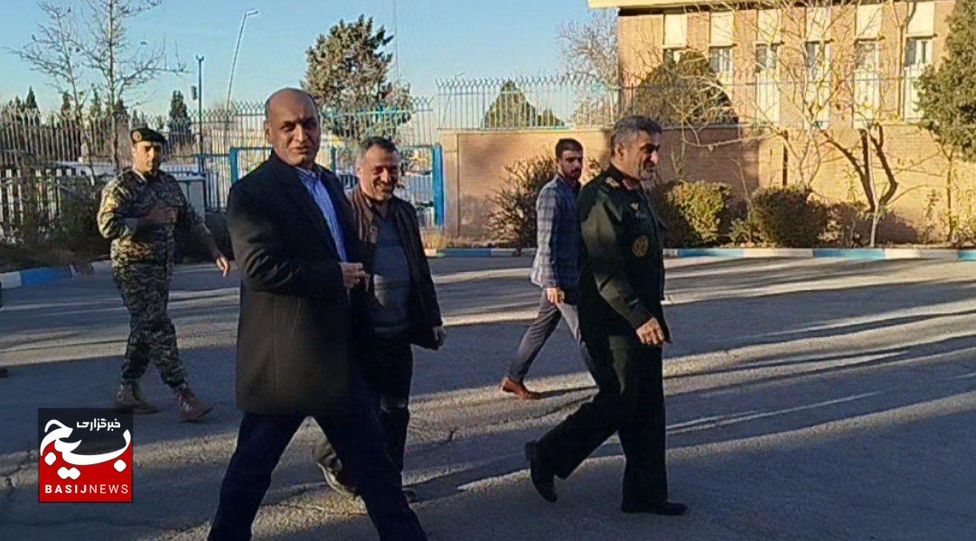 تقدیر از استاندار گیلان به عنوان استاندار برتر بسیجی در دهمین جشنواره ملی مالک اشتر تقدیر از استاندار گیلان به عنوان استاندار برتر بسیجی در دهمین جشنواره ملی مالک اشتر