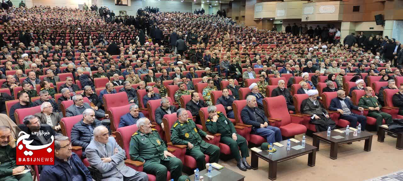 جبهه حق با ایمان مومنین شکست‌ناپذیر است/ تأکید بر تداوم راه شهدا با تقوا و تشکیل شبکه جهانی مقاومت