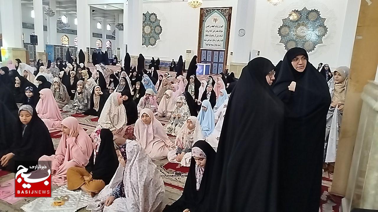 حضور بیش از پنج هزار بانوی گیلانی در آیین اعتکاف