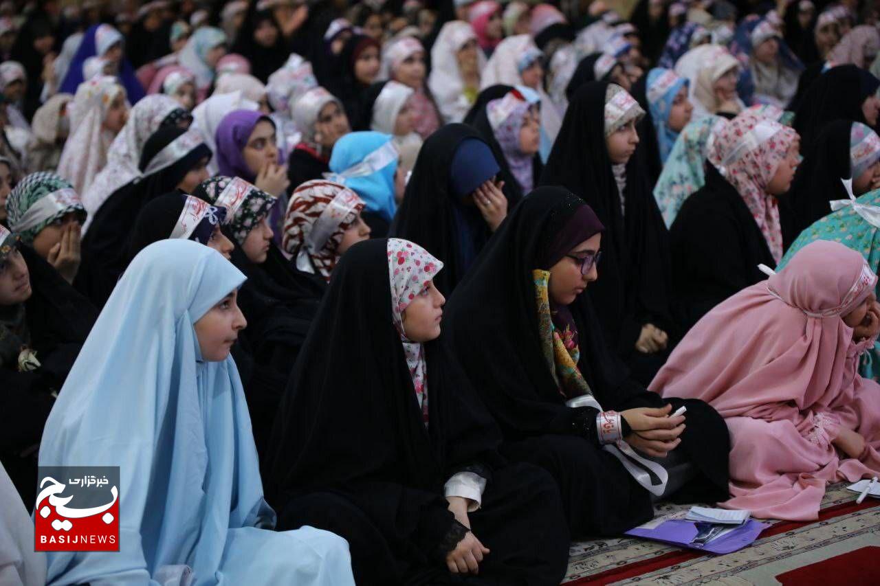 حضور بیش از پنج هزار بانوی گیلانی در آیین اعتکاف