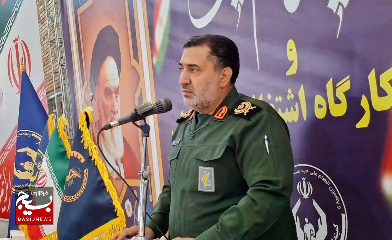 با حضور فرماندهان سپاه؛ اهدای ۵۰۰ جهیزیه و اجرای طرح‌های محرومیت‌زدایی در کرمان + تصاویر
