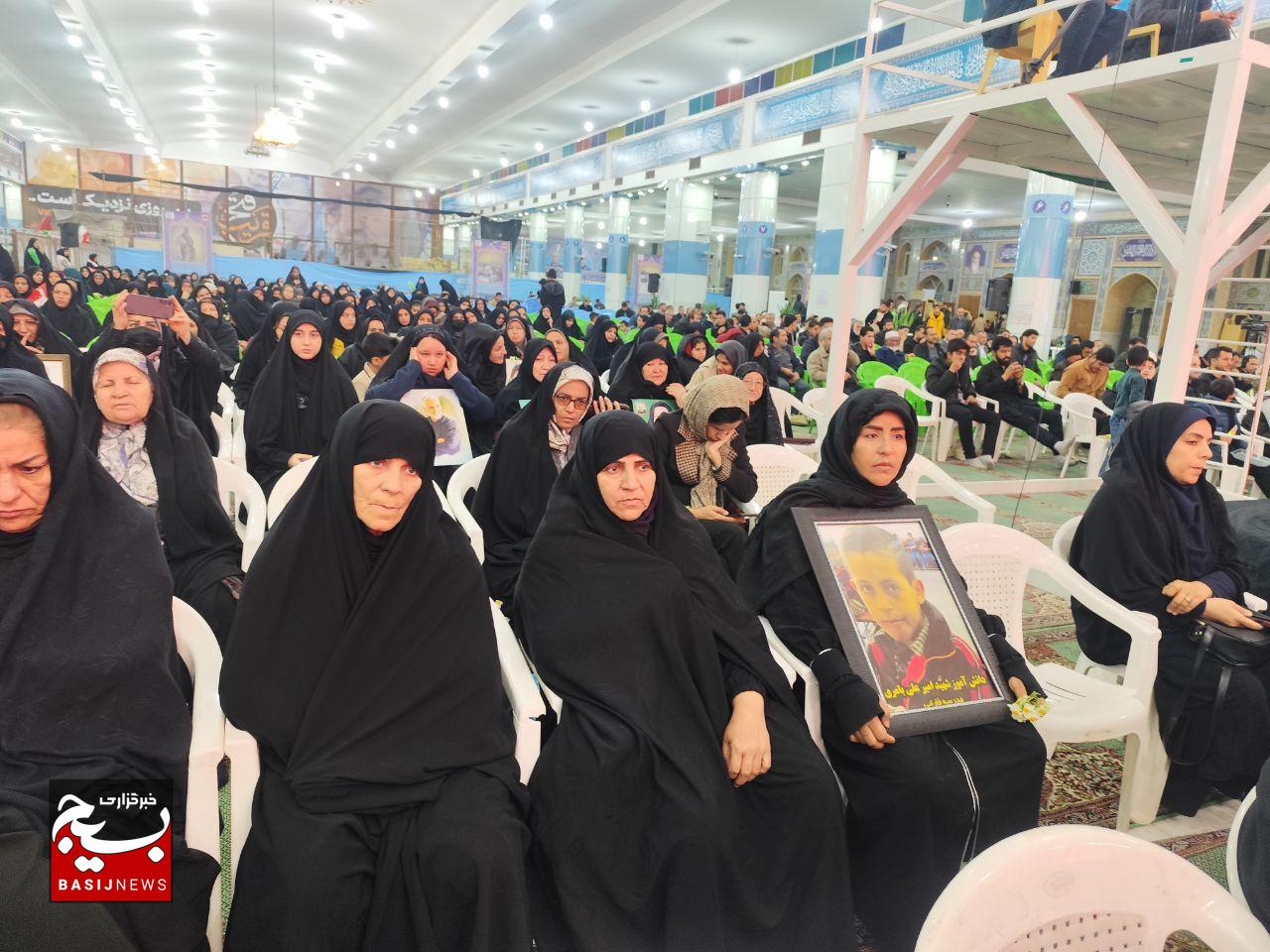 آیین لاله‌های آسمانی در کرمان برگزار شد