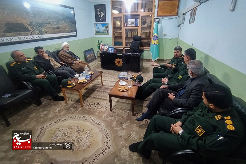 فرمانده سپاه امام صادق (ع) استان بوشهر با امام جمعه برازجان دیدار و گفت‌و‌گو کرد